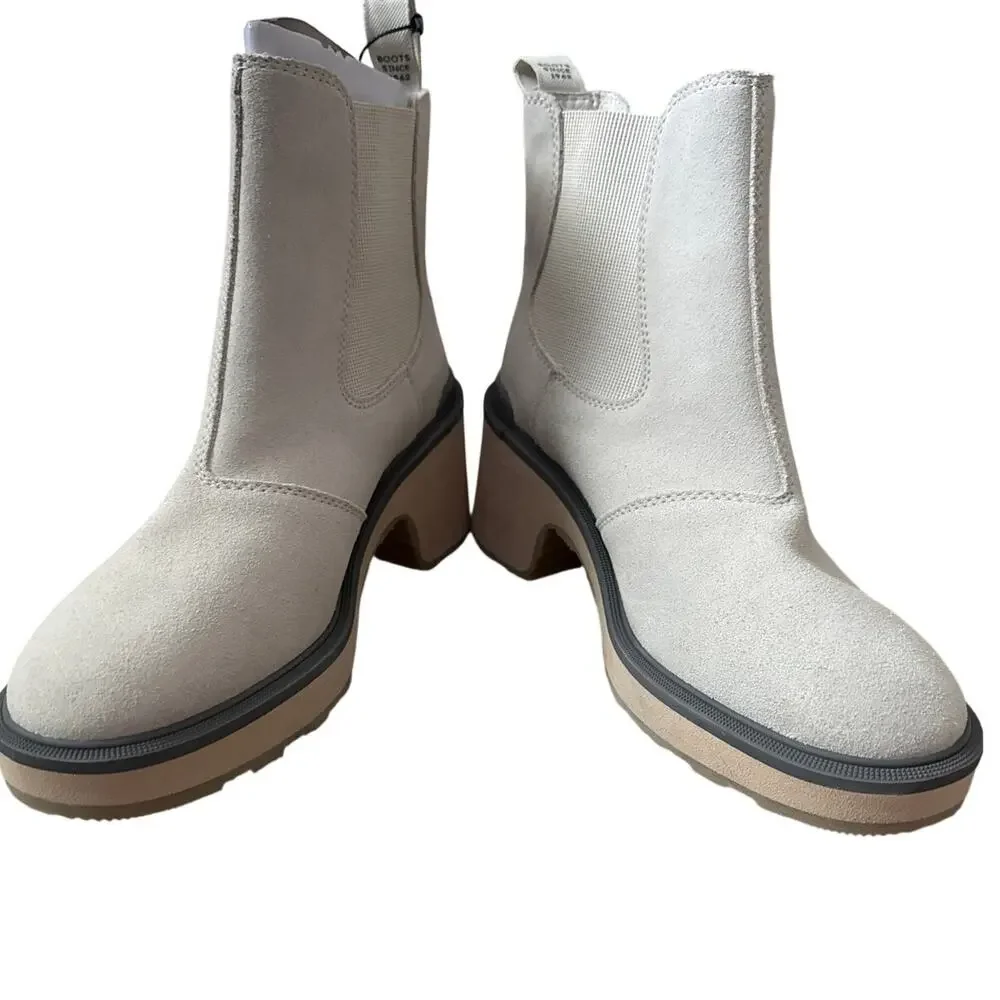 Sorel Hi-line Waterproof Chelsea Boot in Chalk / Ceramic Size 8.5
